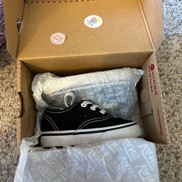 Toddler Heritage Lace Up Vans - Size 4 - Picture 5 of 6